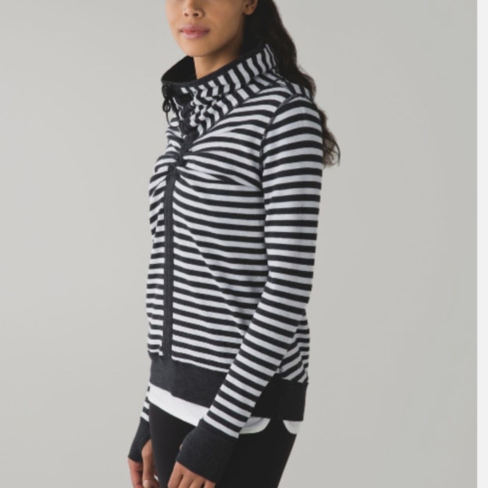 Lululemon In A Cinch Long Sleeve Tee Sz 8 Heathered Black/Super Wide Load Stripe